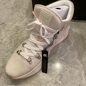 NEW SOREL Women’s Waterproof Boots, Out N About III Conquest WP, Size 10.5